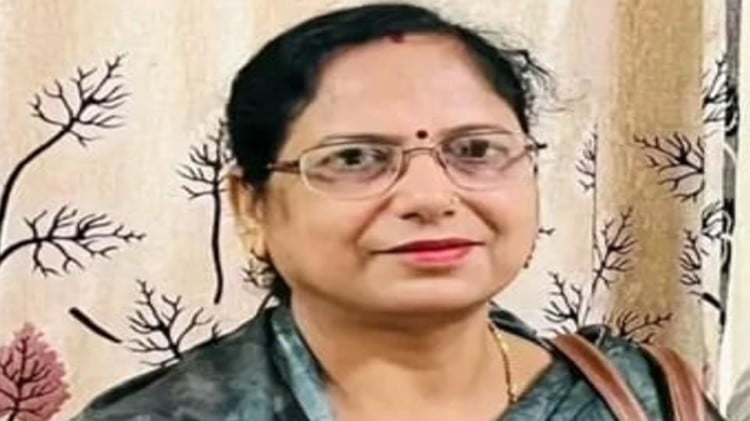 Police Raiding For The Arrest Of Nagar Panchayat President Asha