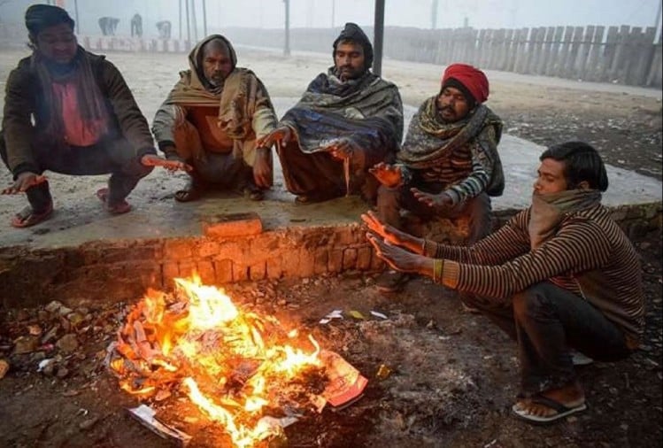 Seasons First Cold Night In Delhi, Northern Wind Gripped India