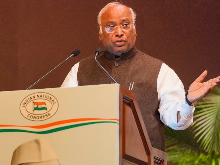 Congress President Mallikarjun Kharge Slams BJP RSS In Constitution Day