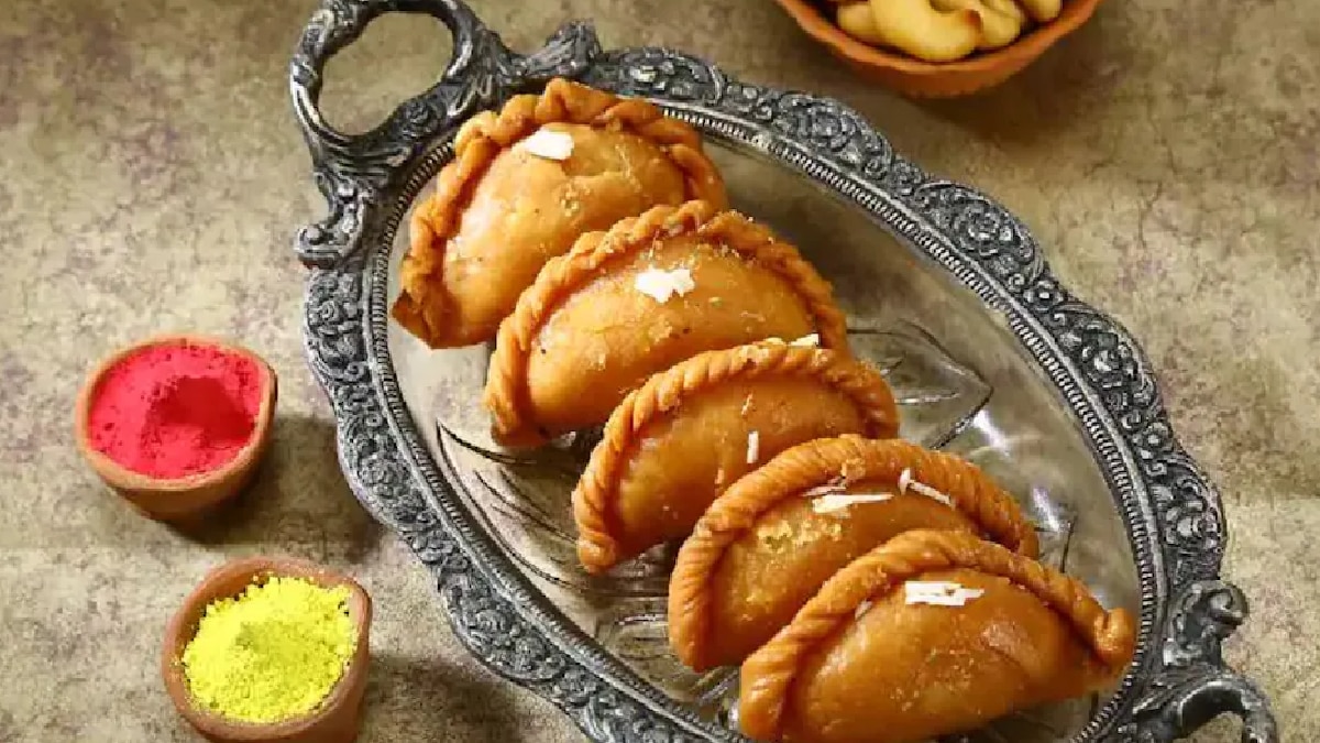 भारत की गुजिया के ही 'भाई-बंधु' हैं दुनिया भर में