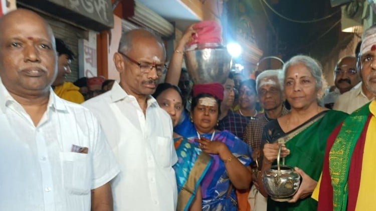 Finance Minister Reached Kashi Vishwanath Dham Baba's Court Went On