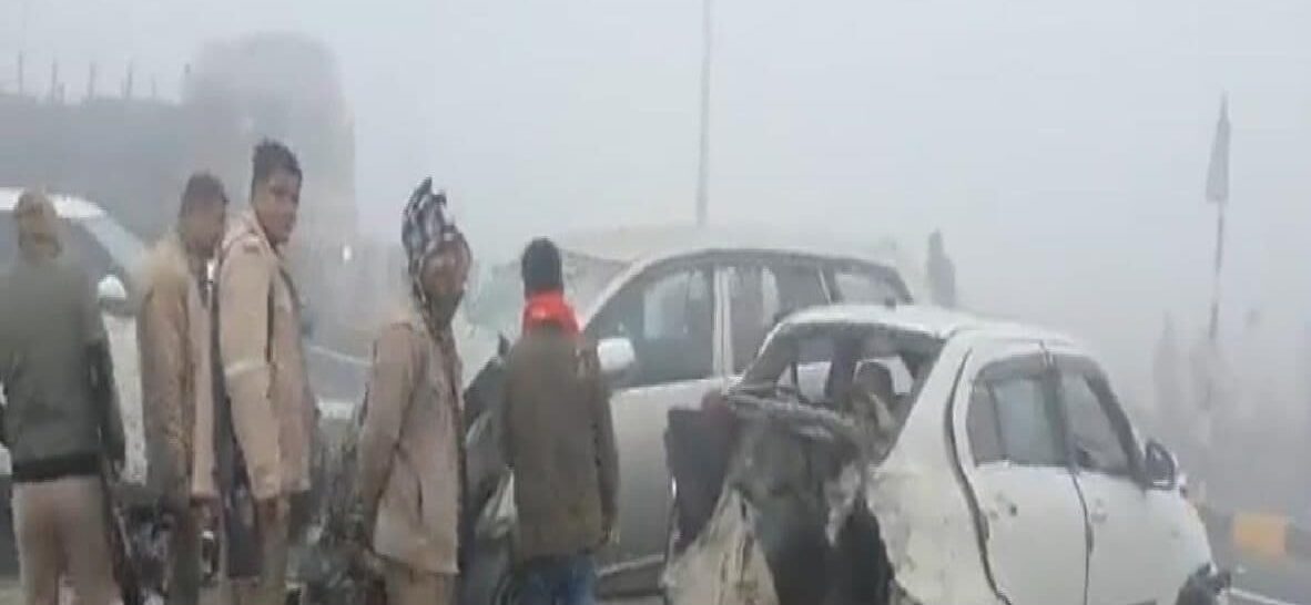 UP Road Accident due to Fog: कोहरे की वजह से