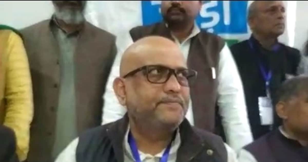 स्मृति ईरानी पर अमर्यादित टिप्पणी कर घिरे कांग्रेस नेता अजय
