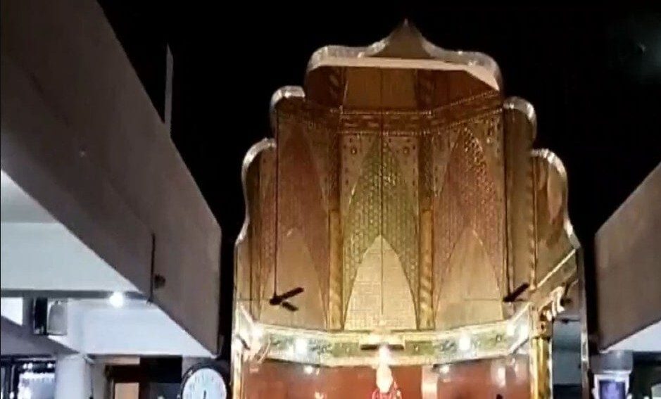 इस मंदिर में जूते-चप्पल चोरी होने से मिलती है सुख-शांति,