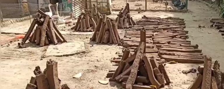 होली उत्सव को लेकर तैयार हो रहे है रंग बिरंगे गुलाल