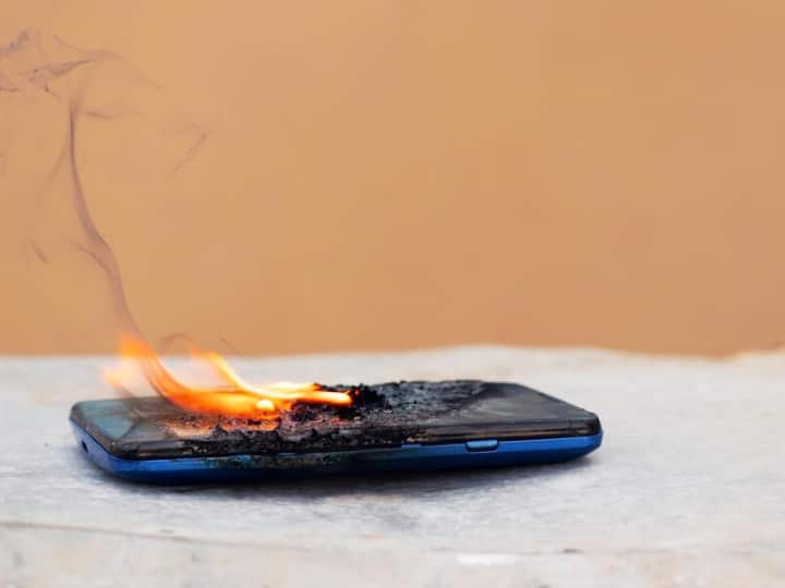 Smartphone Explosion Avoid These Things To Prevent Mobile Phone Blast