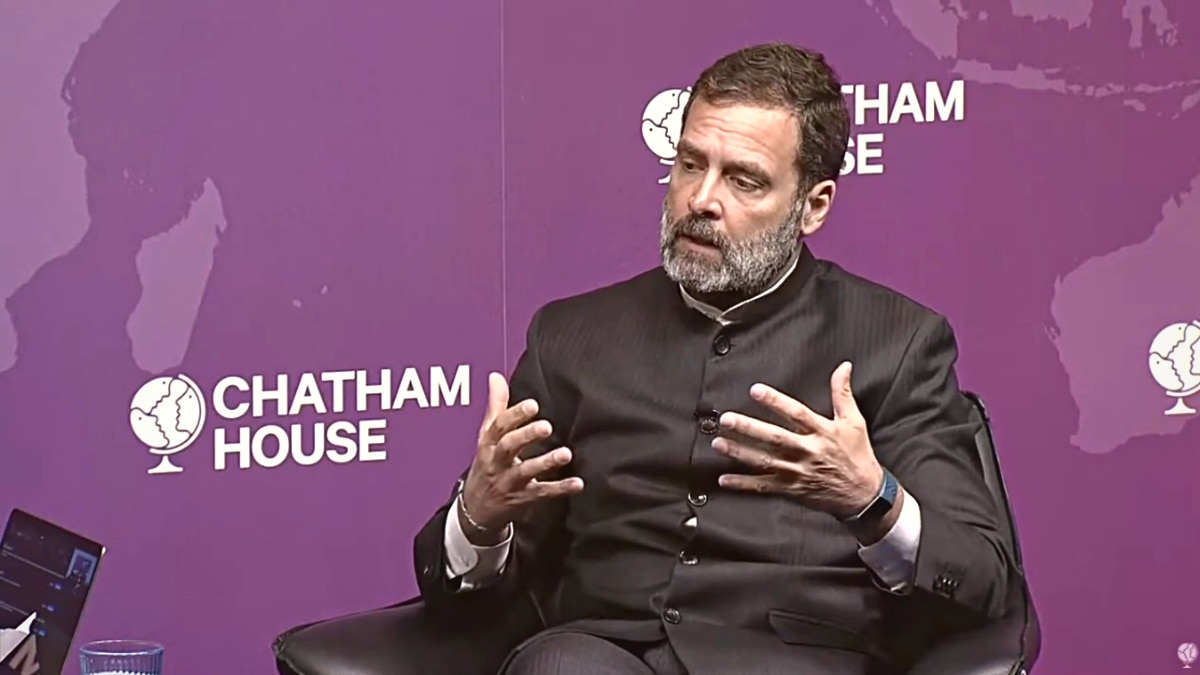 'RSS फासीवादी संगठन, ये मुस्लिम ब्रदरहुड की तर्ज पर बना', लंदन के चैथम हाउस में बातचीत करते राहुल गांधी