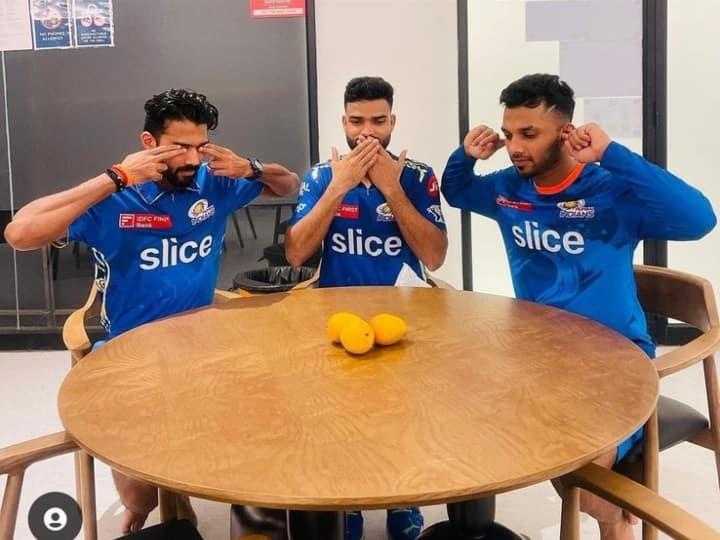 Mumbai Indians Player Kumar Kartikeya Vishnu Vinod And Sandeep Warrier Troll LSG Bowler Naveen-Ul-Haq IPL 2023