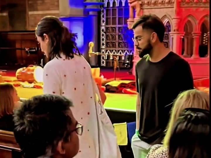 Virat Kohli Anushka Sharma Attend Kirtan In London Krishna Das Show