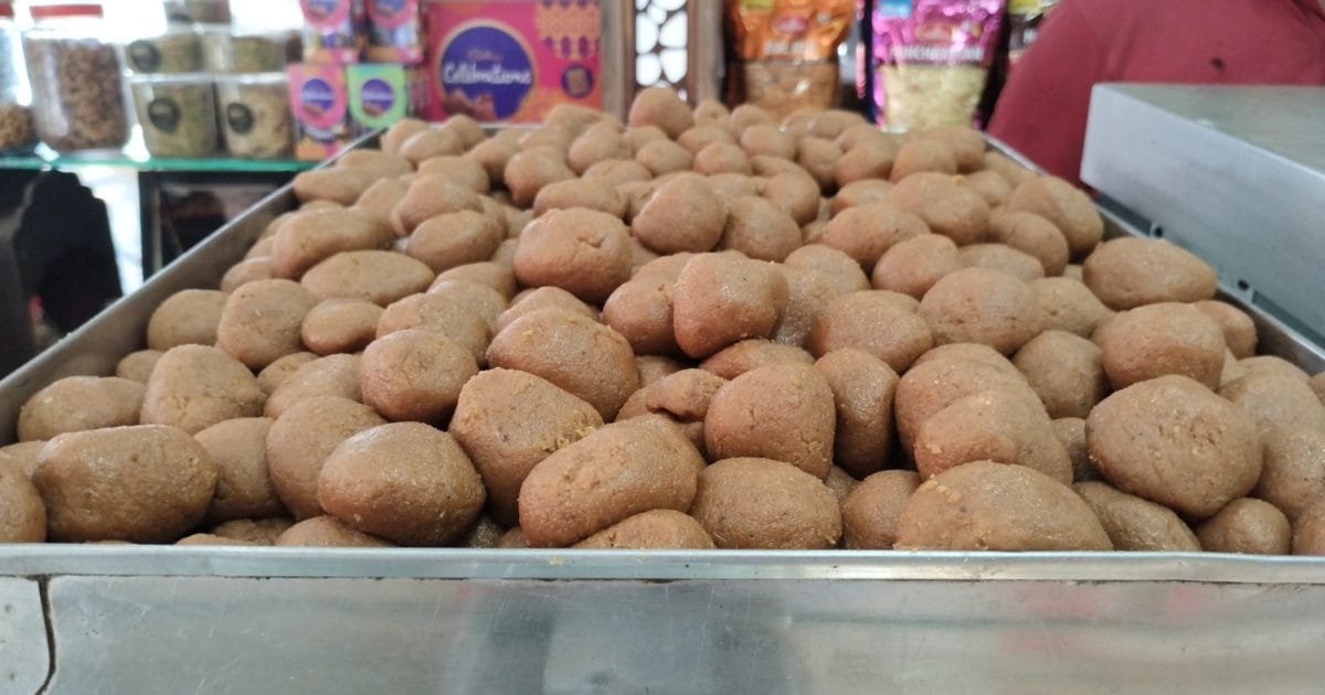 कैसे बनता है मथुरा वृंदावन का मशहूर पेड़ा, क्या है