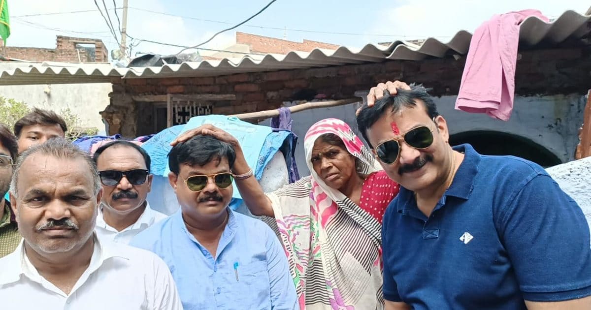 पक्की छत की आस में दर-दर भटक रही थी बुजुर्ग