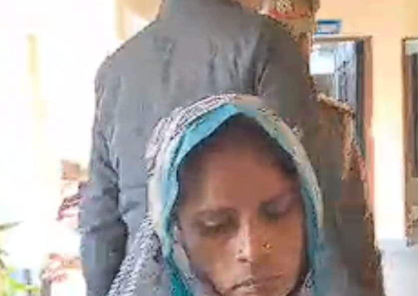सुहागन होते हुए भी जी रही थी विधवा की जिंदगी,