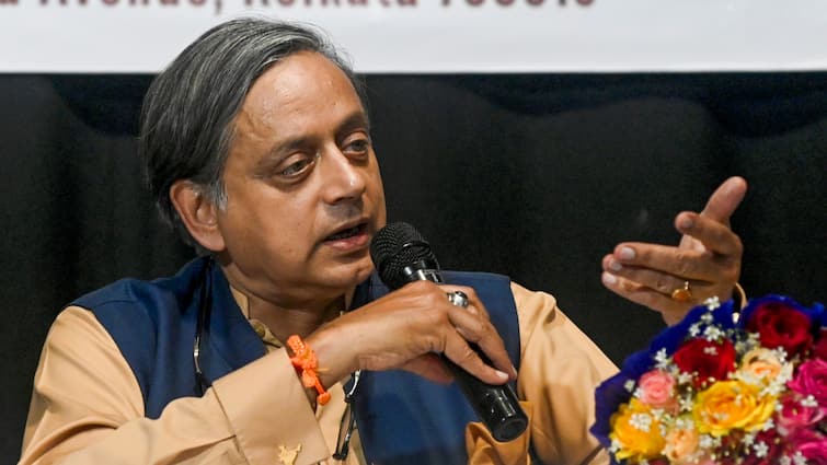 Bihar Political Crisis Shashi Tharoor slams JDU leader Nitish Kumar