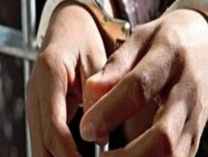 बलिया में सामूहिक विवाह में फर्जीवाड़ा, 3 अधिकारियों और 12