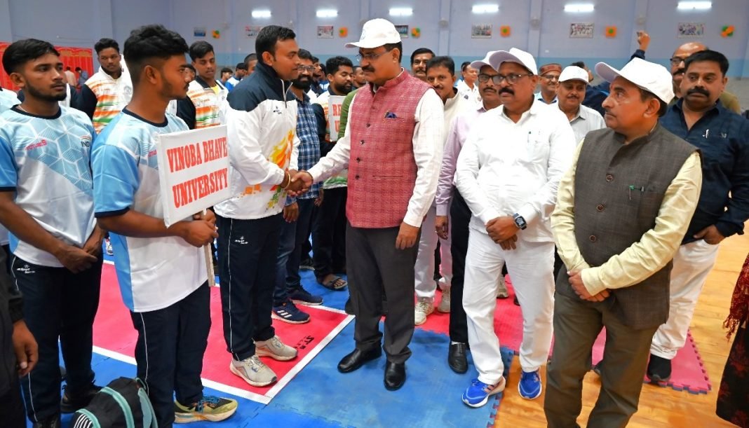 Jaunpur News : टीम के साथ भावना से खेल में मिलती है विजय : प्रोमनोज मिश्र Jaunpur News : टीम के साथ भावना से खेल में मिलती है विजय : प्रोमनोज मिश्र