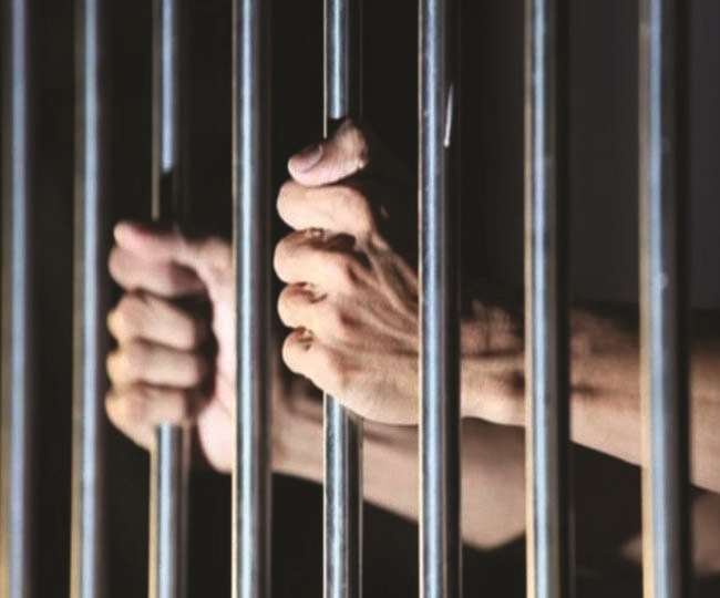 Murder accused arrested : लपरी गांव में झाड़ियों से मिले युवक के शव के हत्यारोपित गिरफ्तार
