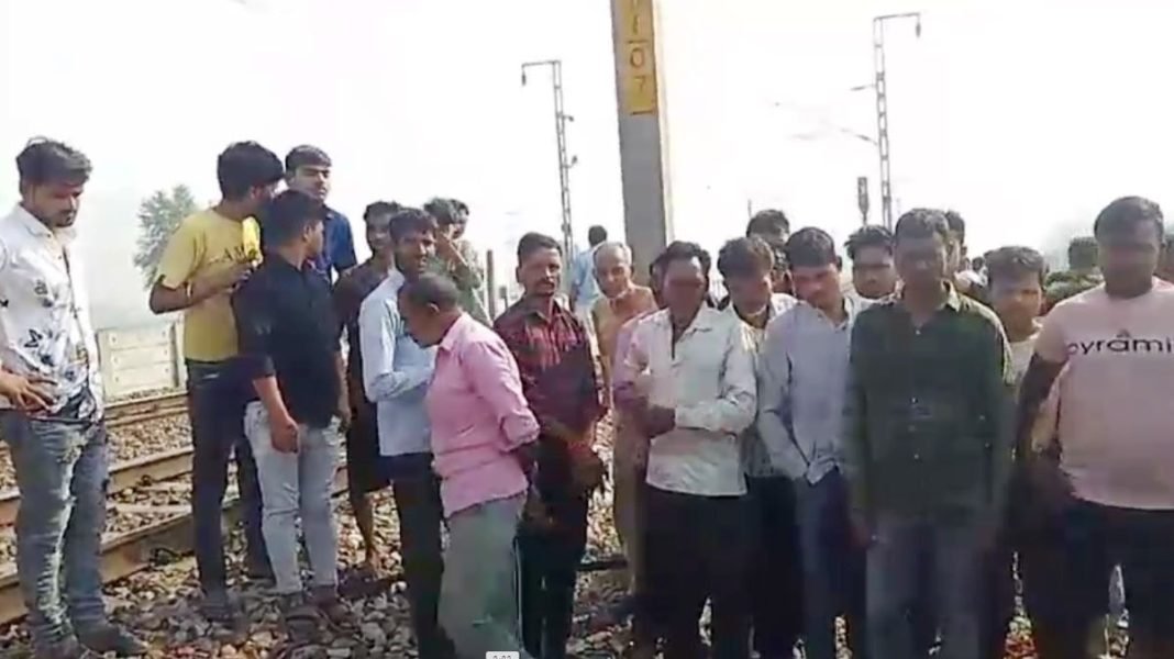 UP: दिवाली मनाने के बाद दो दोस्त Reel बनाने रेलवे रील बनाने के चक्कर में दो दोस्तों की ट्रेन से कटकर मौत