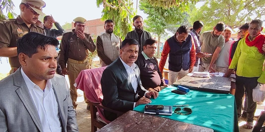 किसान कार्ड के जरिए मिलेगा योजनाओं का लाभ : डीएम