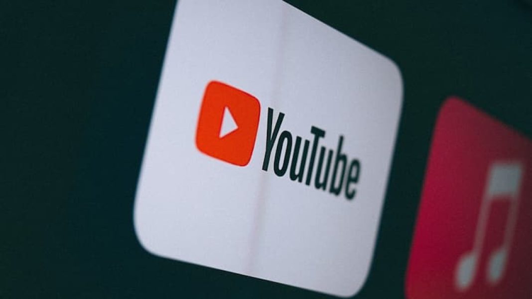 YouTube पर क्या देखें? ऐसा सोचने वाले लोगों के लिए YouTube testing new Play something floating action button to make this thing easy YouTube पर क्या देखें? ऐसा सोचने वाले लोगों के लिए आएगा नया फीचर, आसान हो जाएगा यह काम