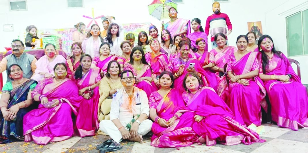 Jaunpur News : अतुल्य वेलफेयर ट्रस्ट ने किया होली मिलन समारोह आयोजन