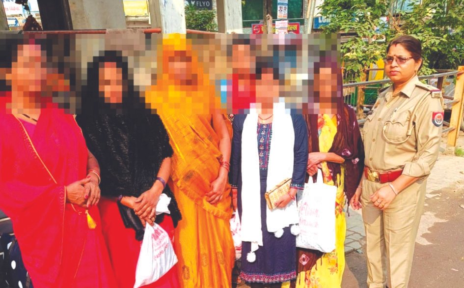 Jaunpur News : मिशन शक्ति अभियान के अन्तर्गत महिलाओं को किया जागरूक Jaunpur News : मिशन शक्ति अभियान के अन्तर्गत महिलाओं को किया जागरूक