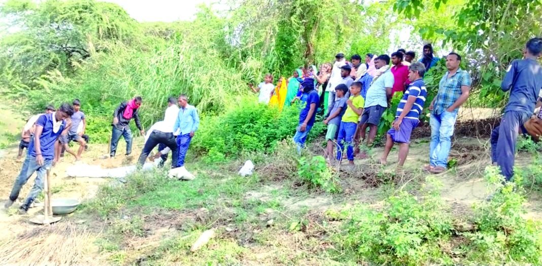 दो माह बाद निकला सत्यम का शव, परिजनों ने जताई हत्या की आशंका दो माह बाद निकला सत्यम का शव, परिजनों ने जताई हत्या की आशंका