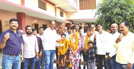 बोर्ड परीक्षा परिणाम में मां शारदा कालेज की छात्राओं का दबदबा
