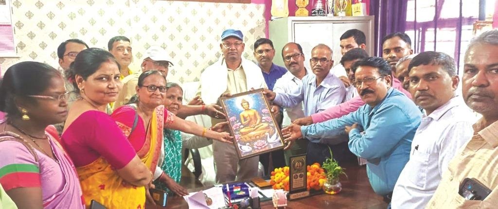 नवागत खंड शिक्षा अधिकारी दुद्धी का शिक्षक संघ द्वारा स्वागत
