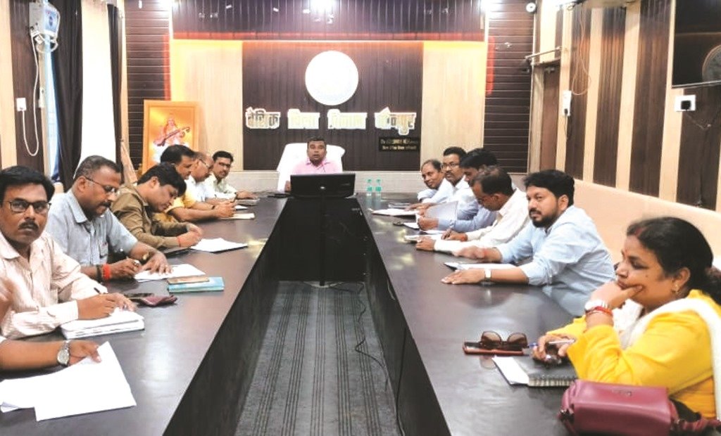 जौनपुर में साप्ताहिक समीक्षा बैठक सम्पन्न जौनपुर में साप्ताहिक समीक्षा बैठक सम्पन्न