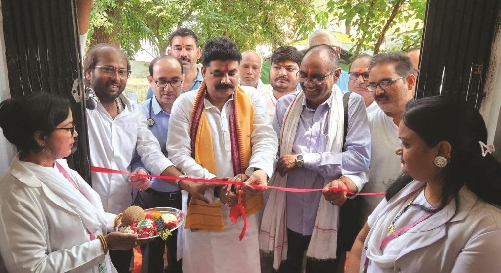 बदलापुर सीएचसी परिसर में नवनिर्मित ब्लॉक पब्लिक हेल्थ यूनिट का हुआ शुभारंभ