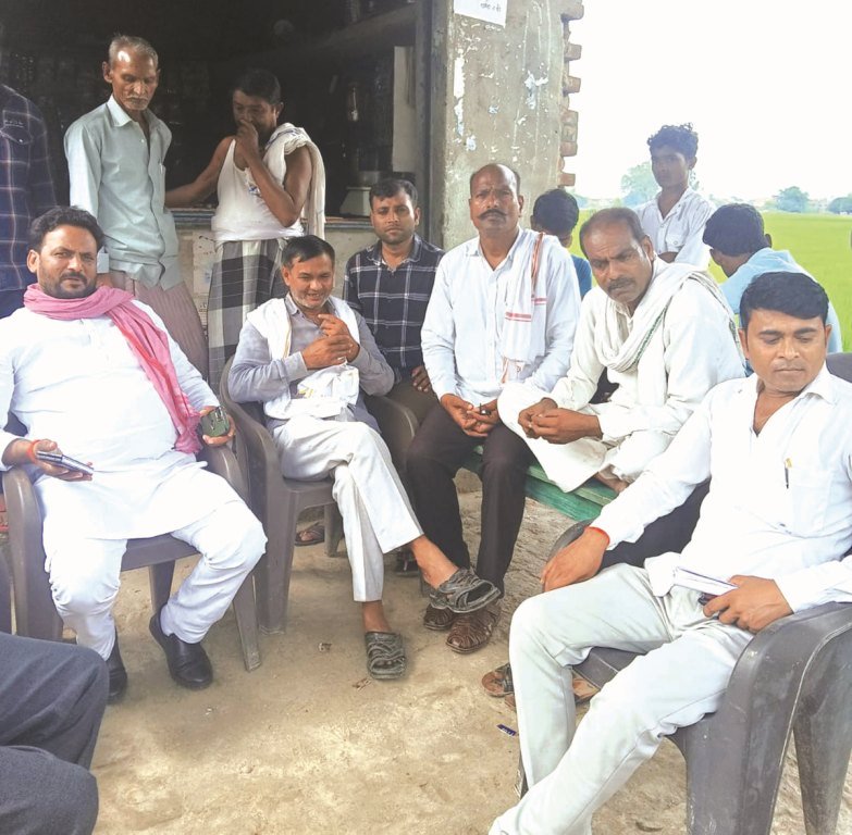 मड़ियाहूं विकासखंड के गुलजारगंज-मनसिल मार्ग की हालत बदतर