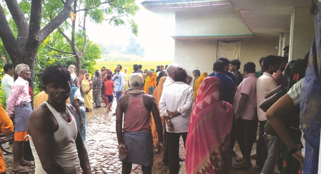 विवाहित महिला ने फांसी लगाकर की आत्महत्या