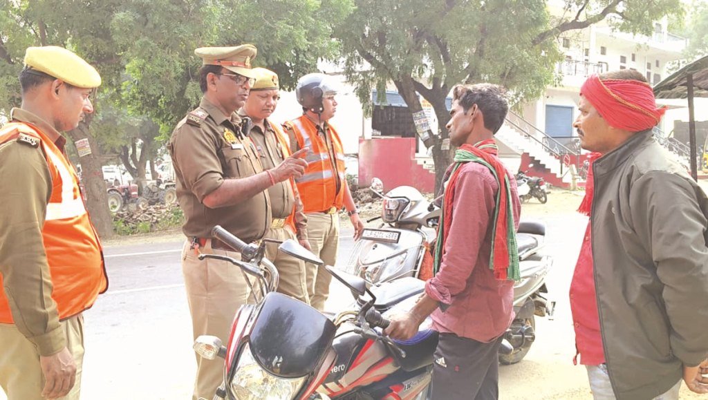 पुलिस टीम ने चलाया चेकिंग अभियान