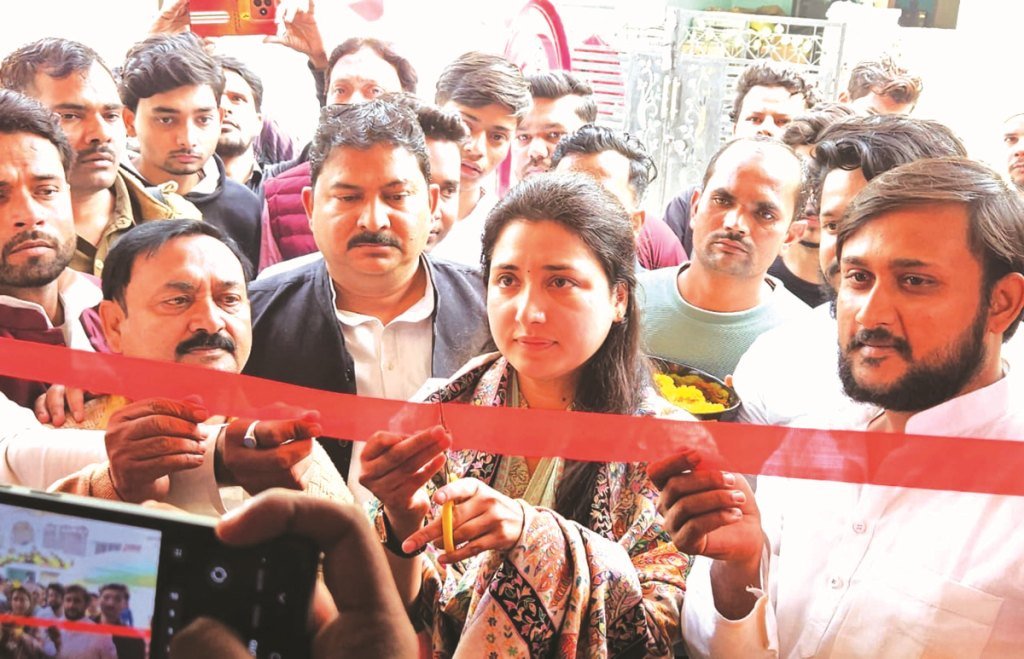 सिटी रेस्टोरेंट एंड ईरानी ड्यूड का विधायक ने फीता काट कर किया उद्घाटन