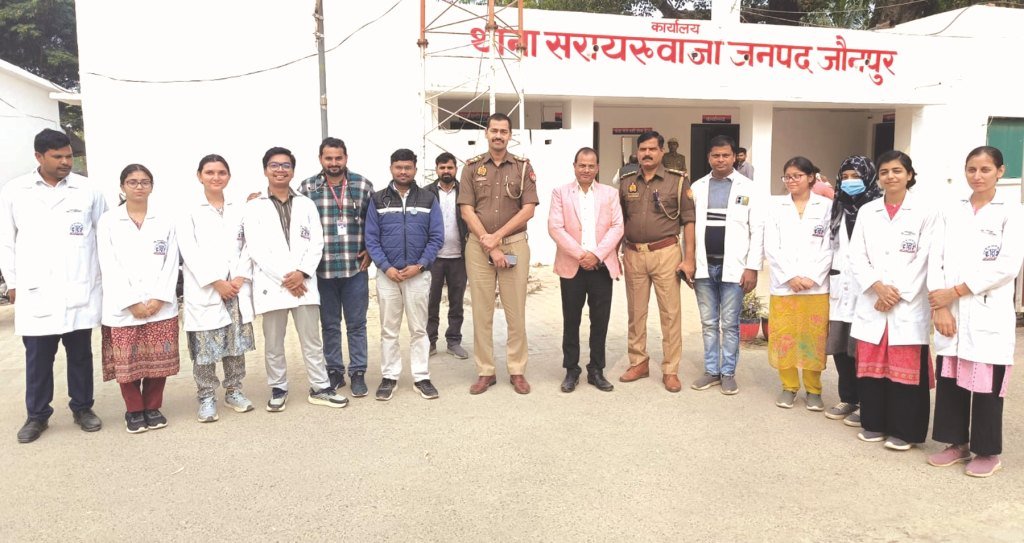 थाना परिसर में मेडिकल कालेज ने लगाया स्वास्थ्य शिविर थाना परिसर में मेडिकल कालेज ने लगाया स्वास्थ्य शिविर