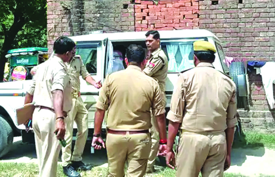 जौनपुर के बक्शा थाना क्षेत्र में महिला की संदिग्ध मौत के बाद पुलिस जांच