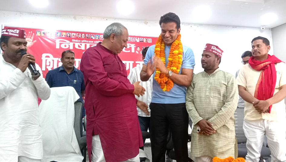 जौनपुर में संजय निषाद की प्रेसवार्ता और अभिषेक सिंह के चुनावी संकेत