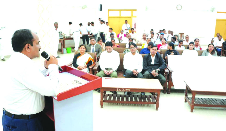 Paralegal Volunteers Training Program Jaunpur Court जौनपुर जिला न्यायालय में पराविधिक स्वयंसेवकों के लिए आयोजित प्रशिक्षण कार्यक्रम