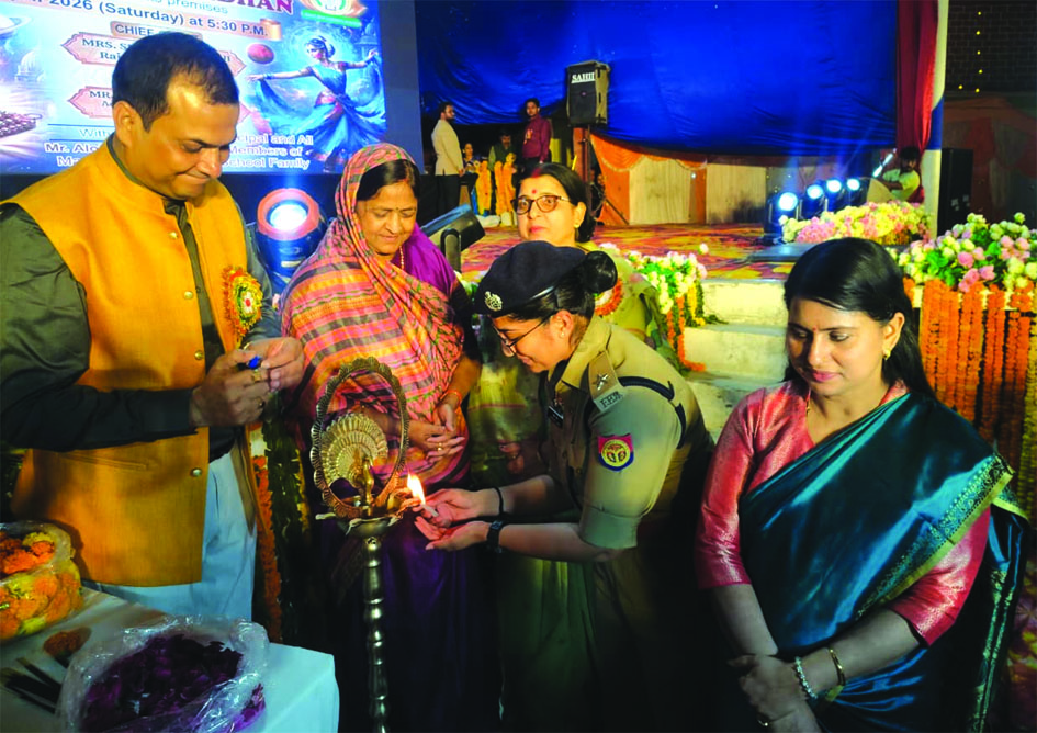 मुंगराबादशाहपुर स्कूल वार्षिकोत्सव में बच्चों की प्रस्तुति