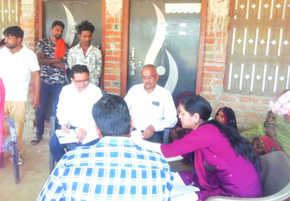 जौनपुर में किसान आईडी बनाने के लिए लगाए गए फार्मर रजिस्ट्री कैंप