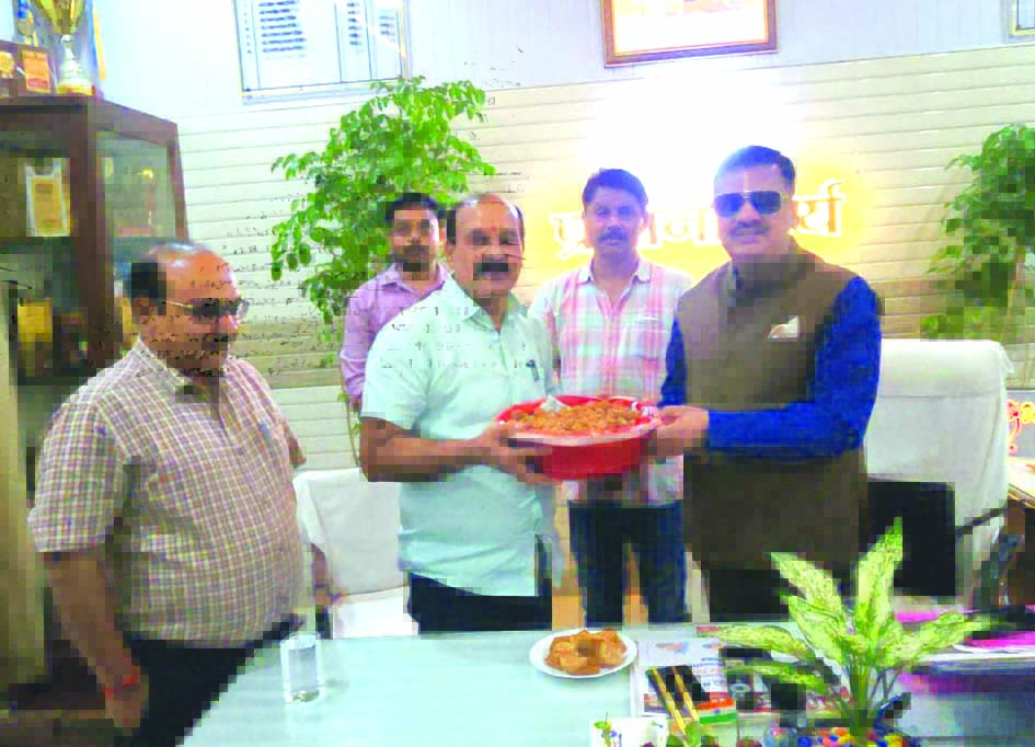 जौनपुर में होमगार्ड इनरोलमेंट परीक्षा 2025 के दौरान परीक्षा केंद्र का निरीक्षण