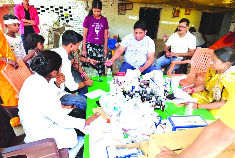 अंबेडकर जयंती हेल्थ कैंप 2026 अंबेडकर जयंती पर जौनपुर में स्वास्थ्य शिविर
