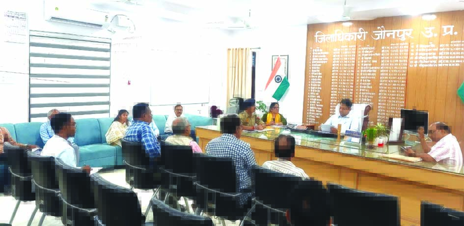 मीडिया और प्रशासन समन्वय बैठक जौनपुर कलेक्ट्रेट सभागार में मीडिया और प्रशासन की बैठक