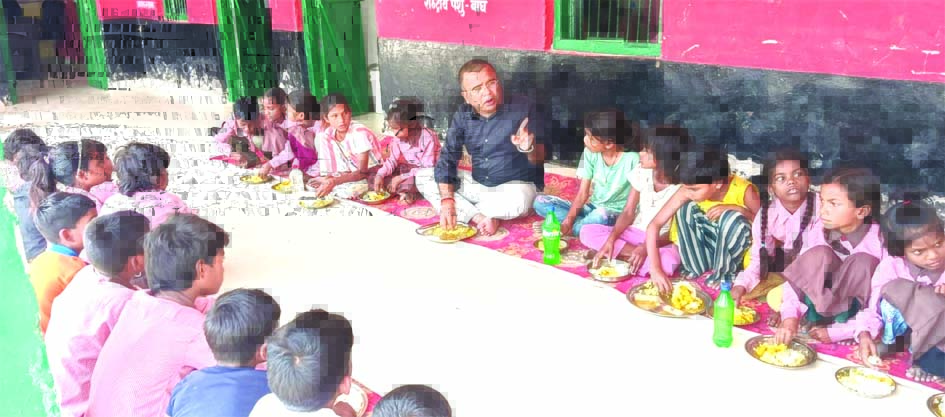 जौनपुर में बीएसए का स्कूल निरीक्षण