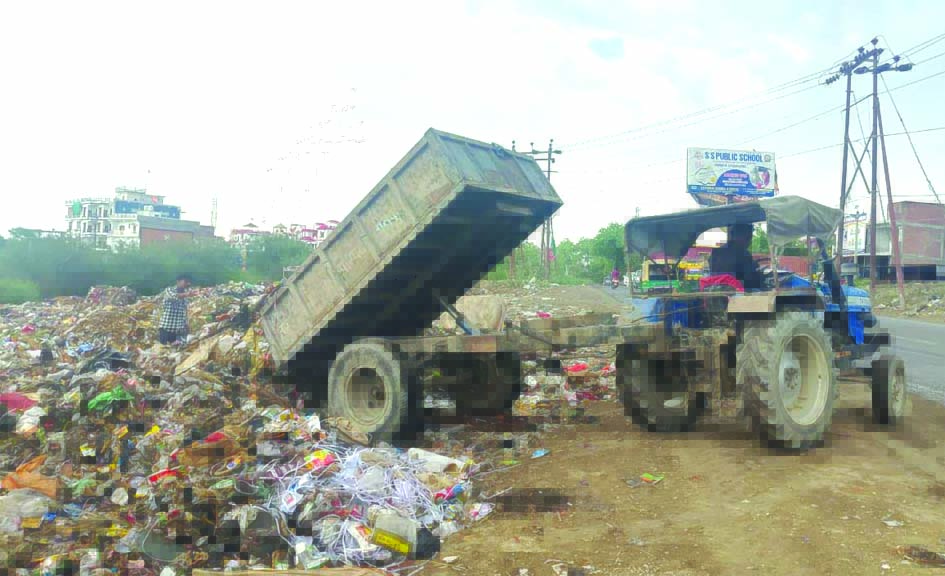 जौनपुर में कूड़े के ढेर और खराब वेस्ट मैनेजमेंट