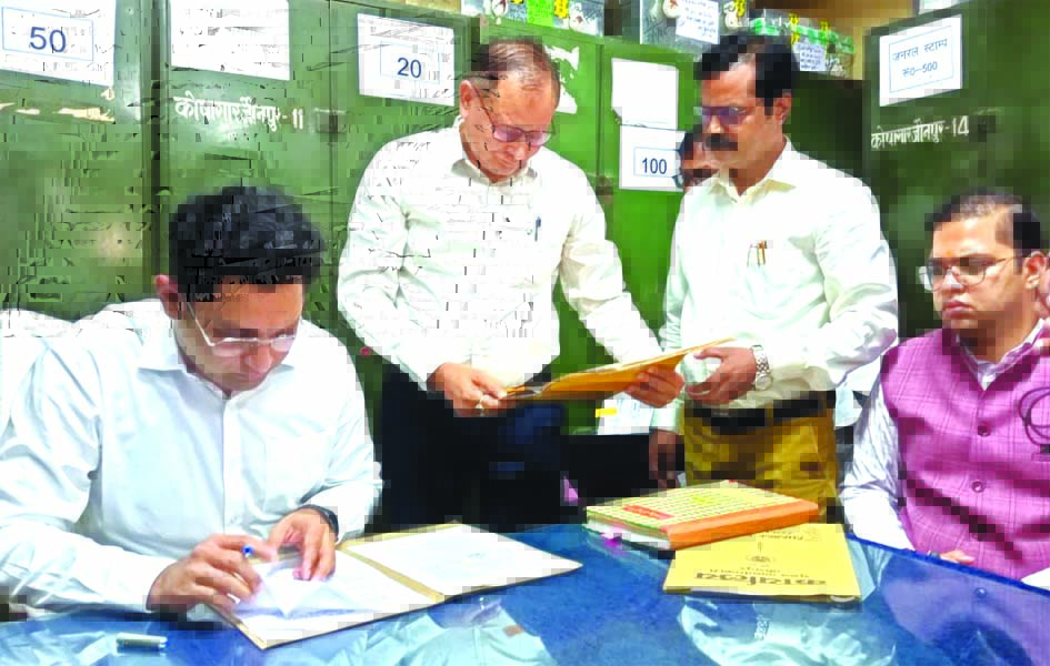 जौनपुर के नए डीएम सैमुअल पॉल एन
