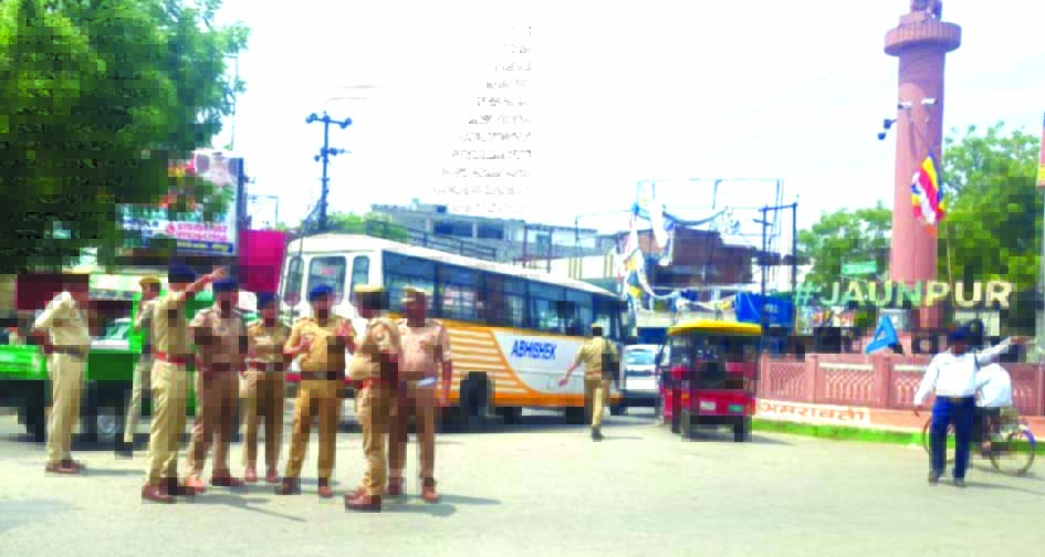 जौनपुर में एसएसपी का ट्रैफिक निरीक्षण