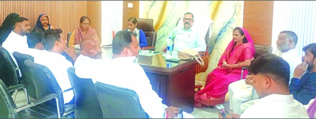38 करोड़ का बजट पारित खेतासराय नगर पंचायत बोर्ड बैठक में मौजूद सभासद