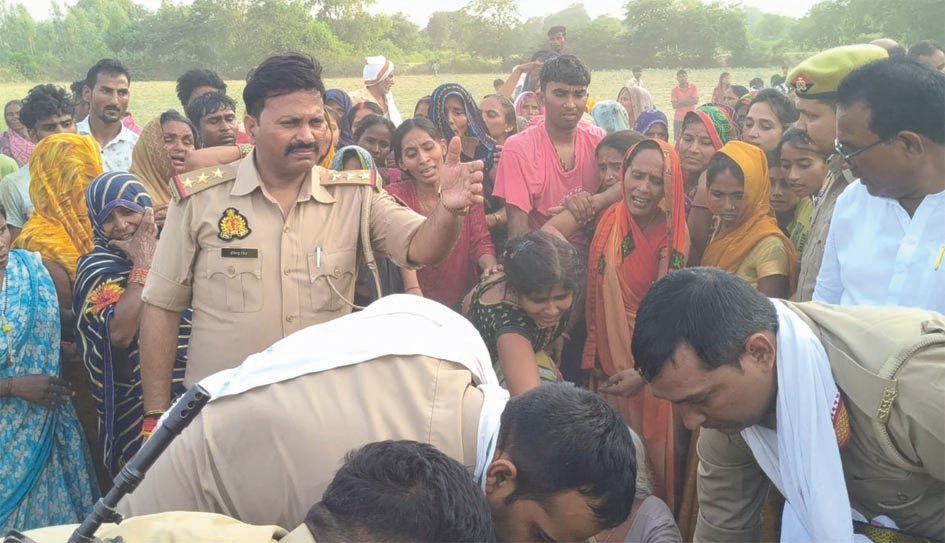 जौनपुर के पिपरा गांव में जंगल से बरामद किशोर का शव