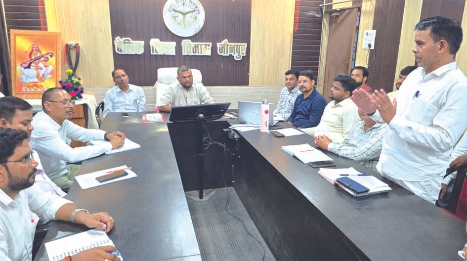 निपुण भारत मिशन एआरपी कार्यशाला जौनपुर में आयोजित एआरपी कार्यशाला में शामिल शिक्षा विभाग के अधिकारी